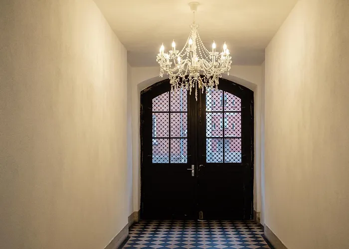 Ulmer Stadtwohnung شقة